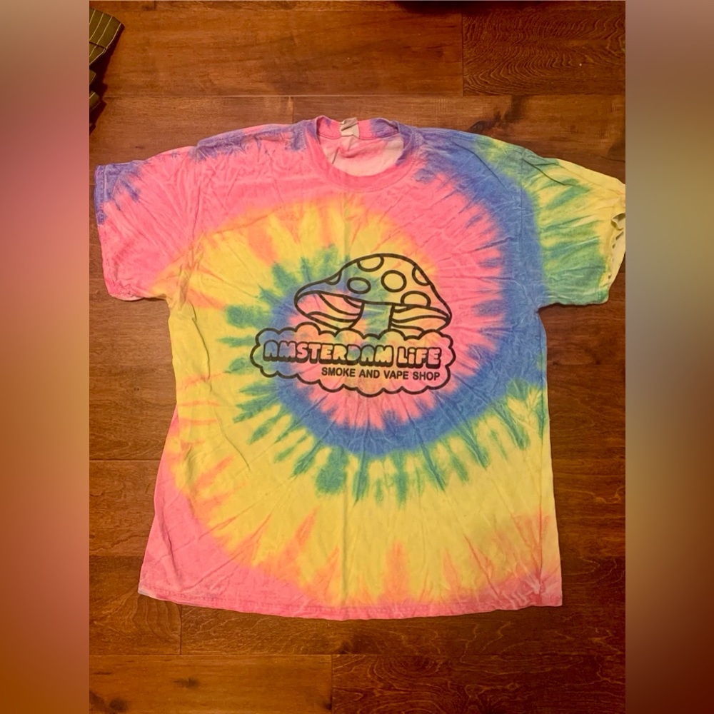 Trippy mushroom tie dye tee shirt